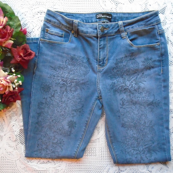 Miss Poured In Blue Denim - Miss Poured In Blue Black Floral Outline Jeans